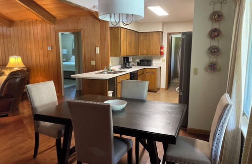 Sky Valley Cabaña | "Fairway Cottage" Golf, Hike, Explore, Relax. EV Charger. Open All Seasons!