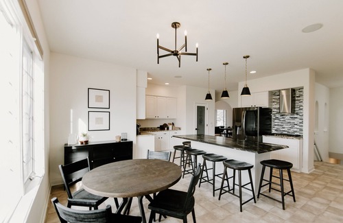 Sheboygan Casa | Fairway Getaway-by Whistling Straits, Golf sim/Theater Room, ZenDen &Poker Room!