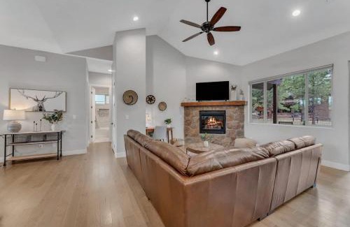 Williams Casa | Fairway Luxury Mountain Retreat