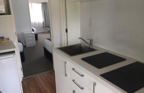 Wanaka Hotel | Fairway Motel & Apartments