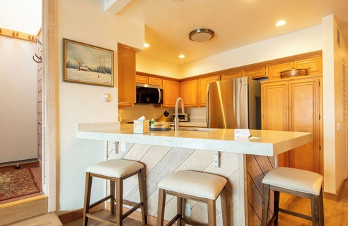 Elkhorn Village Condominio | Fairway Nine Condo- New Listing! Recently updated