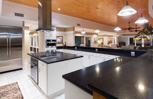 Kamuela Casa | Fairways North Luxury, piscina privada, WiFi gratuito, conserje en la isla!