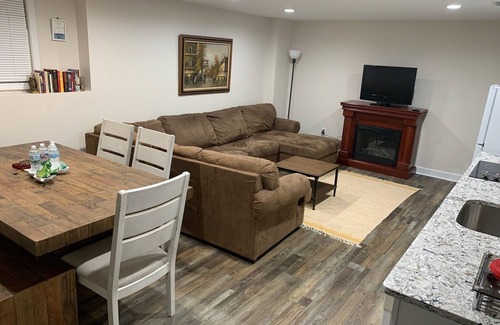 Dawsonville Apartamento | Fairy Garden (2 Bedroom Basement Apartment)