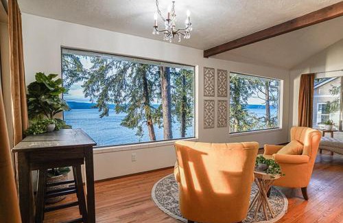Rollingbay Casa | Fairyland Cottage, Waterfront, Beach, Kayak, Hot tub