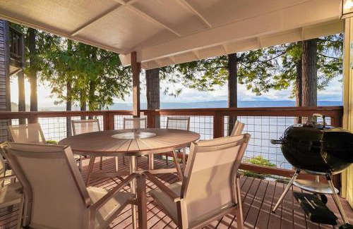 Rollingbay Casa | Fairyland Cottage, Waterfront, Beach, Kayak, Hot tub
