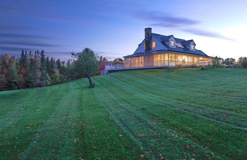 Cabot Casa | Fairytale Autumn & Stick Season in Vermont. Thanksgiving Week available!