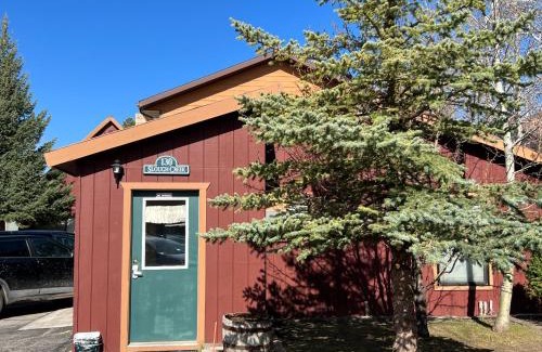 West Yellowstone Hotel | Faithful Street Inn