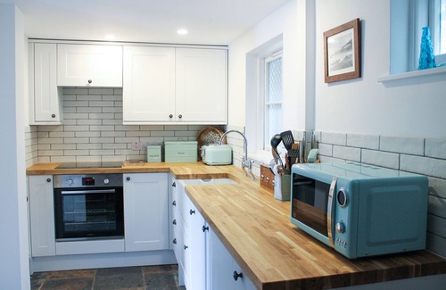Truro Cabaña | Casa de campo tradicional de 2 dormitorios que admite mascotas en Cornwall con increíbles vistas al río