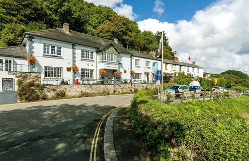 Truro Cabaña | Casa de campo tradicional de 2 dormitorios que admite mascotas en Cornwall con increíbles vistas al río