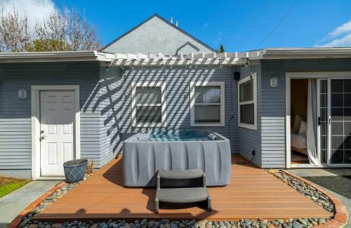 Hillcrest Casa | Falcon Chic Escape - Hot Tub - Modern - Proximity
