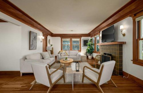 Hillcrest Casa | Falcon Chic Escape - Hot Tub - Modern - Proximity