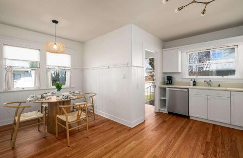 Hillcrest Casa | Falcon Chic Escape - Hot Tub - Modern - Proximity