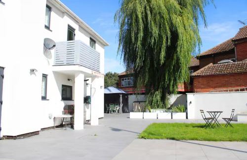 Rushmoor District Casa | Falcon house