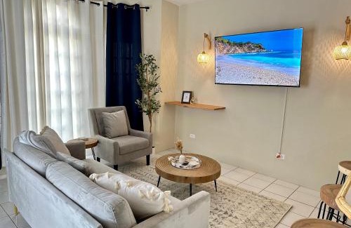 Montego Bay Apartamento | Falcon Views - Airport Transportation Available-Security-Gated