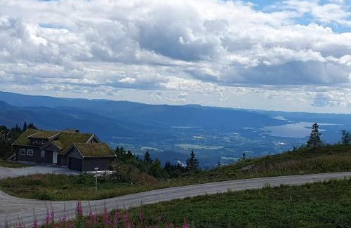 B Casa | Falkeblikk-Mountain cabin with majestic views