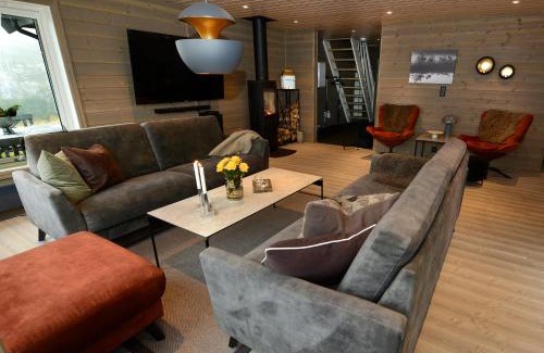 B Casa | Falkeblikk-Mountain cabin with majestic views
