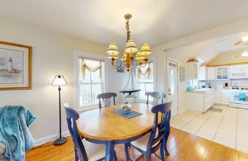 Buzzards Bay Casa | Casa Victoriana en Onset. ¡Caminar a la playa y al pueblo!