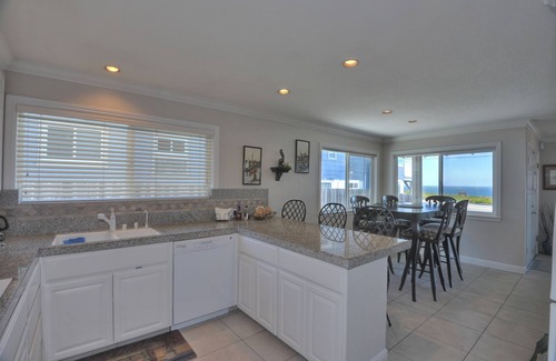 Westside Santa Cruz Casa | West Side Santa Cruz Absolute Ocean Front casa familiar Disponibilidad de verano