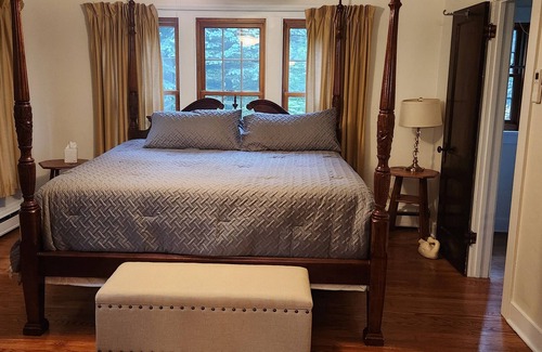 Wheeler Otro | Fall color/holiday Historic 40 A Farm Llama encounters, chef service near Lake
