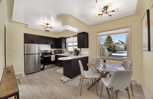 Quinnesec Casa | Fall Color Season is Here! Mid-modern 2 beds w/ King/Queen