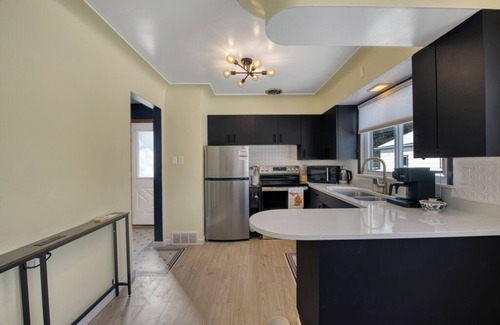 Quinnesec Casa | Fall Color Season is Here! Mid-modern 2 beds w/ King/Queen