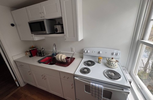 Croton-on-Hudson Cabaña | Romantic retreat with stunning views of Croton River Gorge, a birder haven