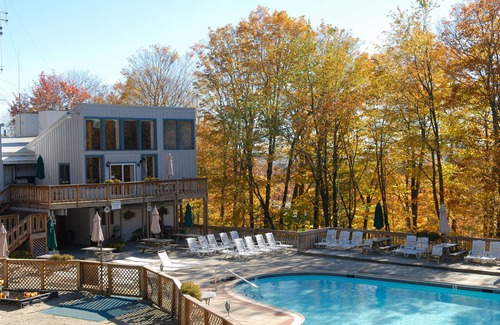 Wilmington Casa | Fall Country Chalet-PET Friendly,AirHockey,GameRM w/CommunityPool and amenities