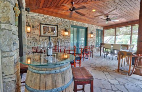 Buda Casa | Fall Creek Vineyards Chardonnay Room