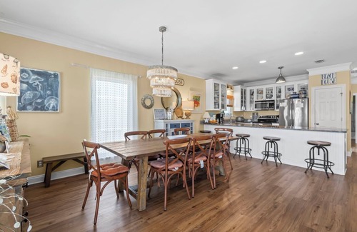 Morgantown Casa | Aug & Sept Discounted! In Morgantown - Pools/Tennis