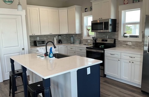 Morgantown Casa | August Discounted! Pools, Tennis and Great Views!