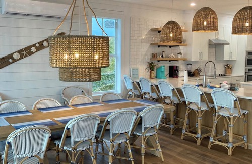Great Guana Cay Casa | Fall Discount! Luxury Waterfront 6BR home, infinity pool, boat dock, kayak