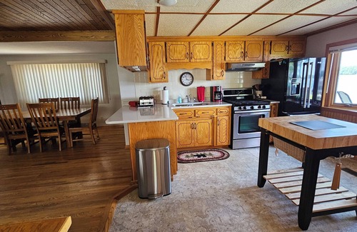 Cushing Cabina | Fall discount rates! Booking for winter and summer 2026! Sleeps 10