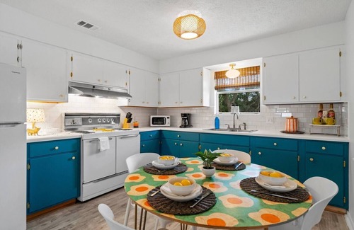 Kiska Beach Casa | Summer Deals! l Walk to Beach l Quiet West End of PCB l 5 Mins to 30A