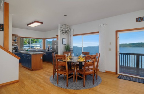 Hoodsport Casa | FALL Discounted Prices | Private Beach | Kayak | EV Chargers