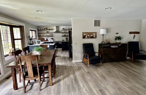 Cle Elum Casa | Riverfront Home Golf Off-Road Trails Lake Fun Serene Cle Elum Getaway