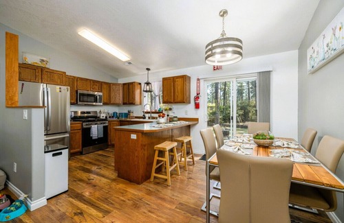 Coeur d'Alene Casa | The Good Times Getaway – Family Fun House in CDA