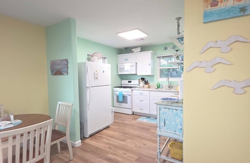 Dickinson Casa | Fall Fishing Getaway in San Leon- Don’t Miss Out! Waterfront Pier w/Boat Slip🎣
