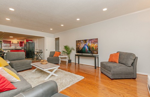 Asheboro Casa | Fall Fling - Adventure Lodge-Gameroom, Fire Ring, NC ZOO
