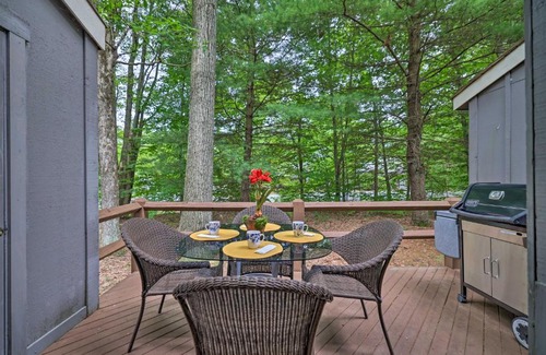White Haven Casa | Fall Foliage Awaits! Cozy Lake Harmony Escape