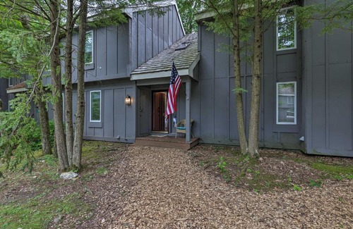 White Haven Casa | Fall Foliage Awaits! Cozy Lake Harmony Escape