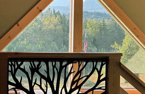 Colebrook Cabina | FALL FOLIAGE - Direct ATV Trail - CENTRAL AC - Cabin with Mountain Views & WiFi