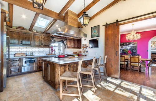 Hollywood Dell Casa | Hollywood Hills 30% Off Sale! Ends 8/11