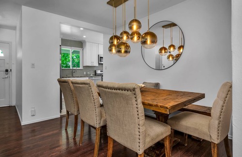 Van Nuys Casa | Take a Dip in Our Pool Oasis + Dog Ok