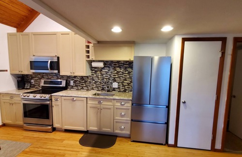Thayerville Condominio | Summer Fun at our Centrally Located Lake View Condo that sleeps 6!