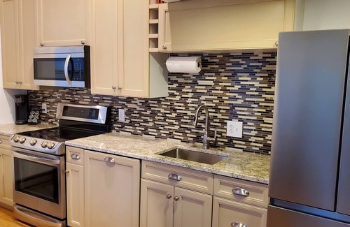 Thayerville Condominio | Summer Fun at our Centrally Located Lake View Condo that sleeps 6!