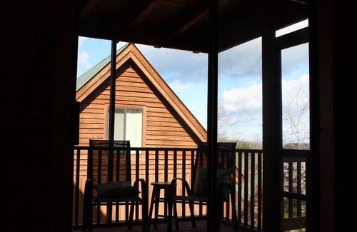 Seneca Cabina | ¡Diversión de otoño en la cabaña! Conveniente para el lago Keowee y Clemson