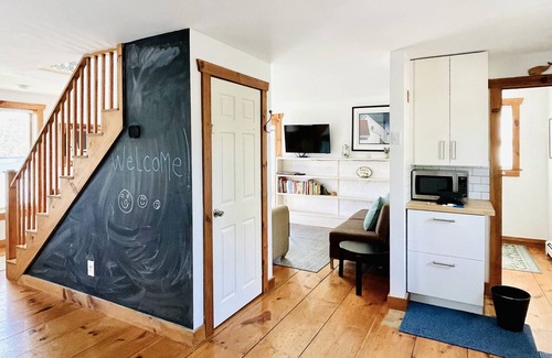 East Harwich Casa | Beautiful Pet-friendly home-short drive to Red River Beach!