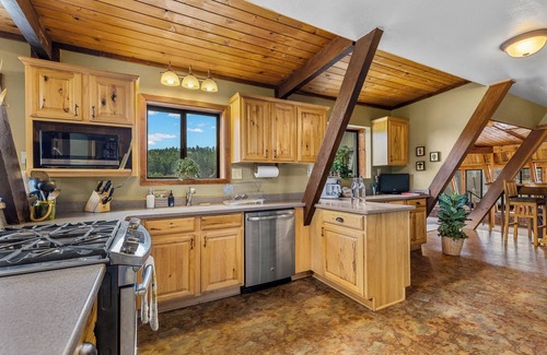 Baderville Casa | Fall in Flagstaff | Enjoy our Local Discounts