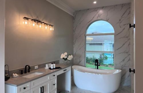 Palm River Estates Casa | Fall in Naples - Game Room pvt pool hot tub impeccable decor