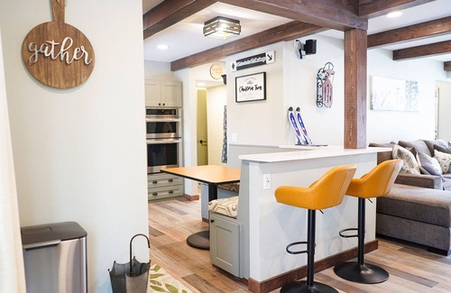 North Park City Chalet De Esquí | Fall in PC, Hot Tub, Dog Friendly, Arcade Games, Huge Covered Deck, Grass Yard